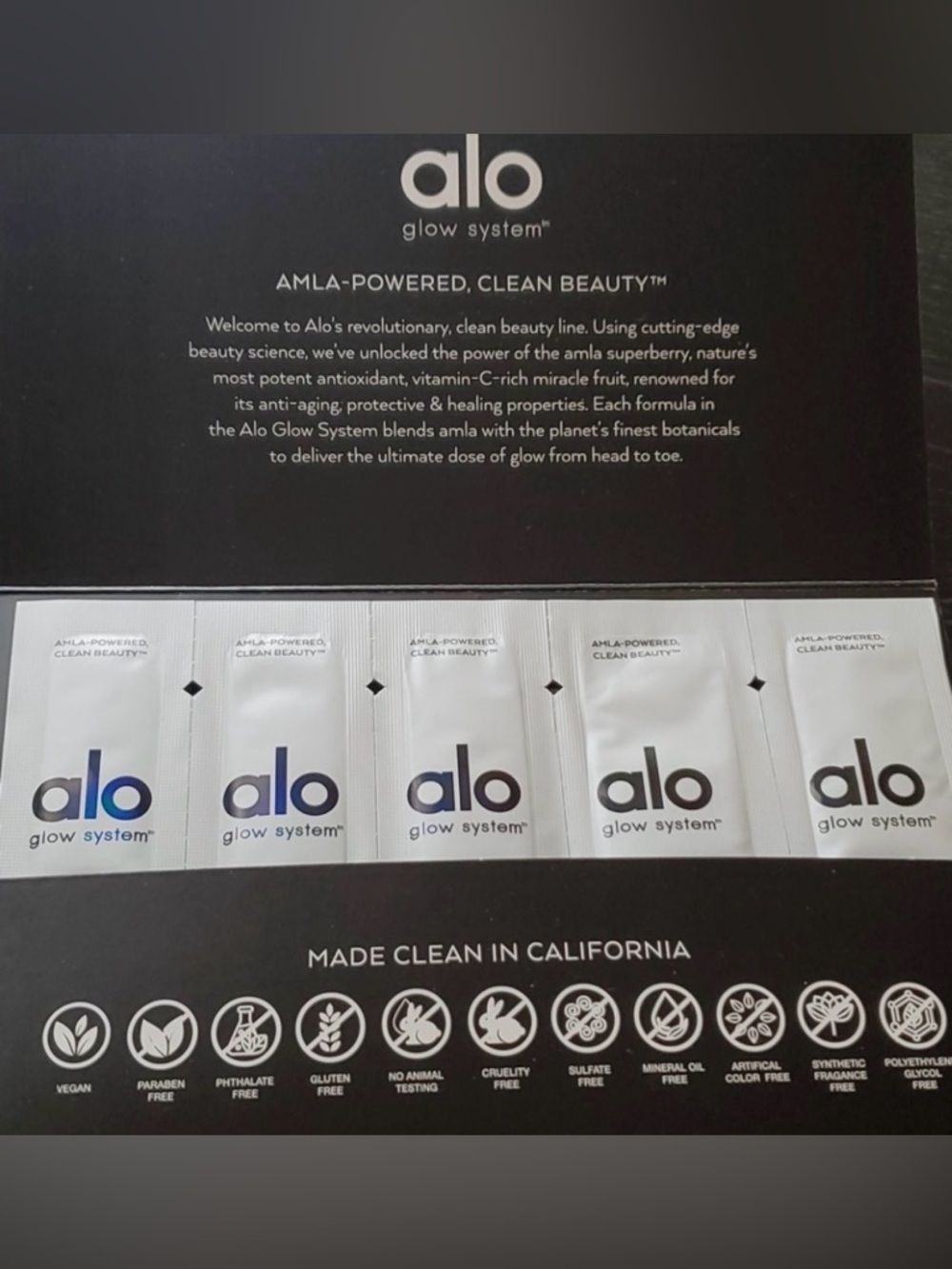 ALO Yoga Alo Glow System Sachet Skincare Set - White & Black